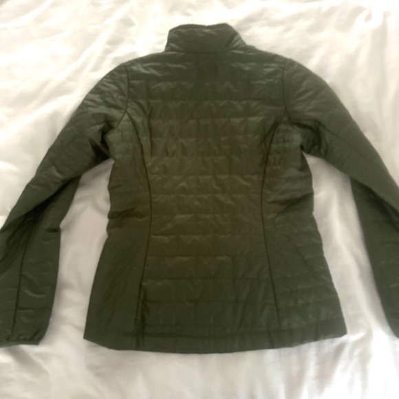 Patagonia women's nano puff jacket - Picture 2 of 4